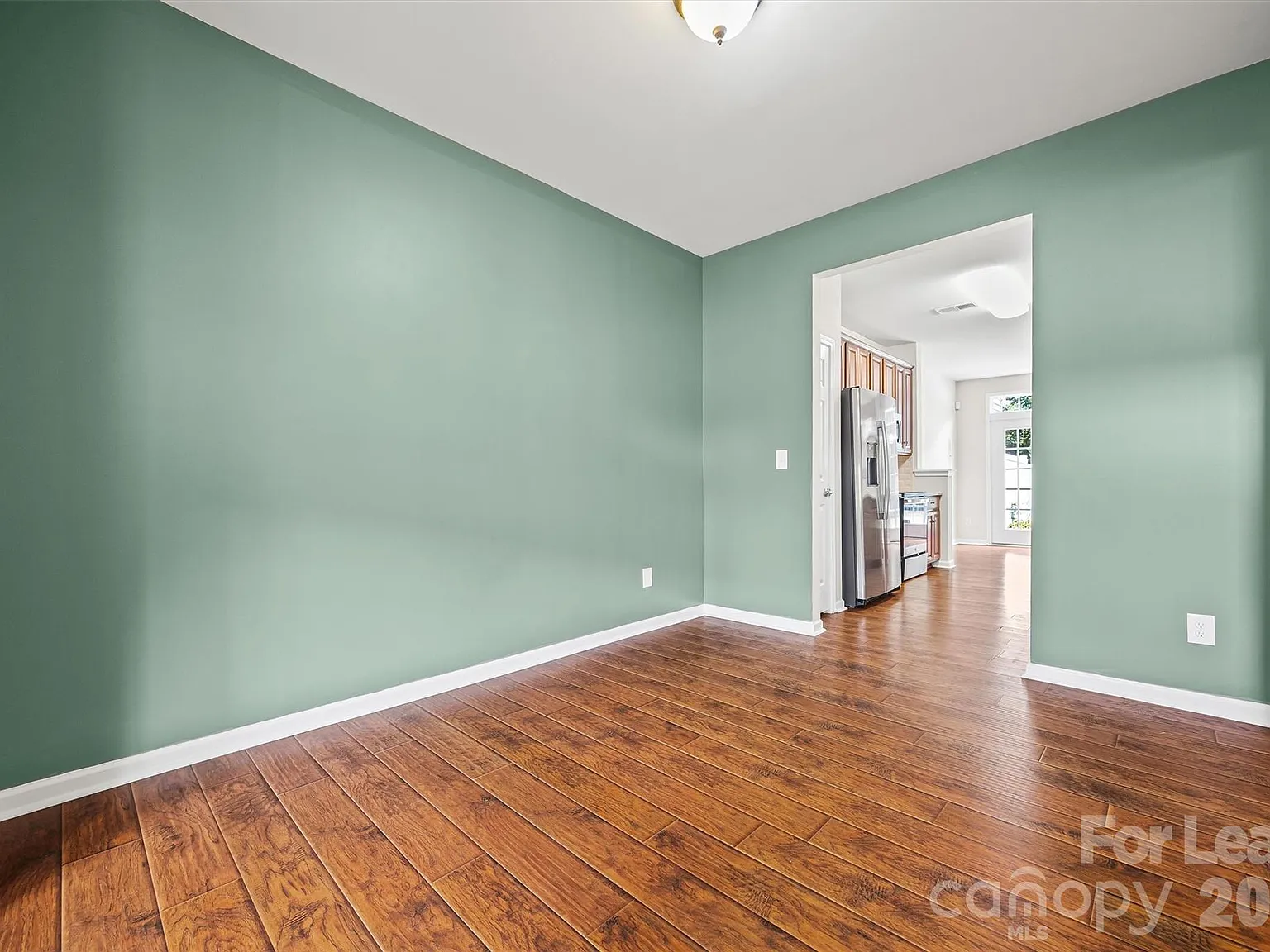 3 bed, 2.5 bath, 1747 sqft, $2,200 — Photo 4