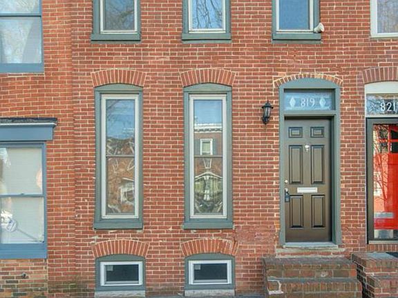 2nd image of 819 W Barre St