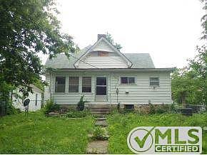 2nd image of 1018 Clinton St