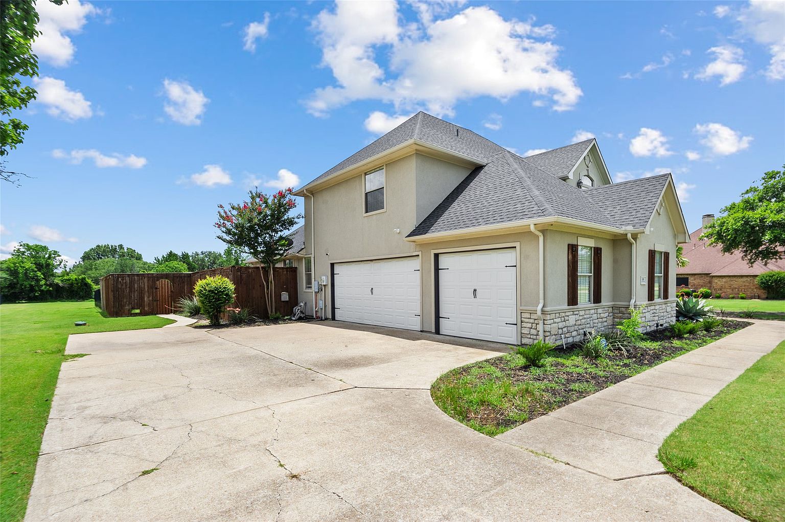 Property in a prime location with modern interiors