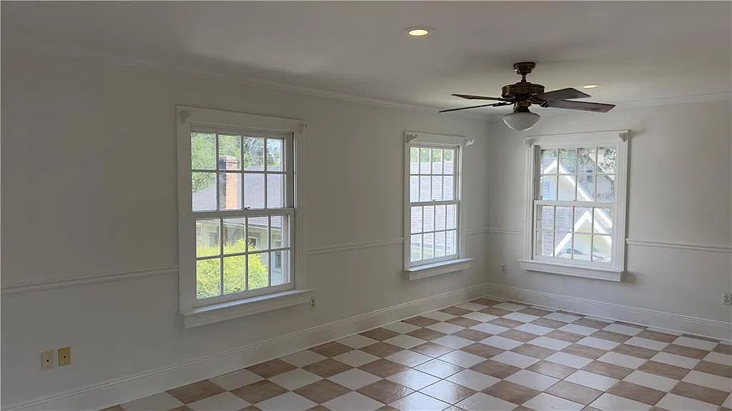 4 bed, 4011 sqft, $2,500 — Photo 4