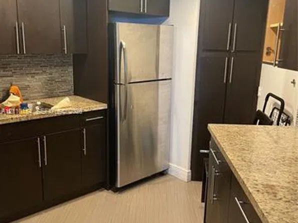 801 Brickell Bay Dr, Miami, FL