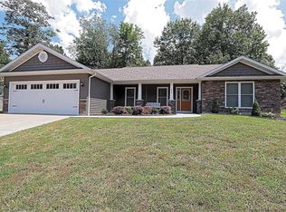 850 Timberline Dr, Farmington, MO 63640