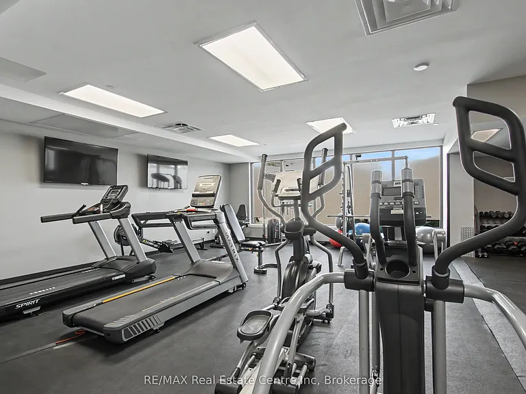 73 Arthur St S #102 — Photo 32