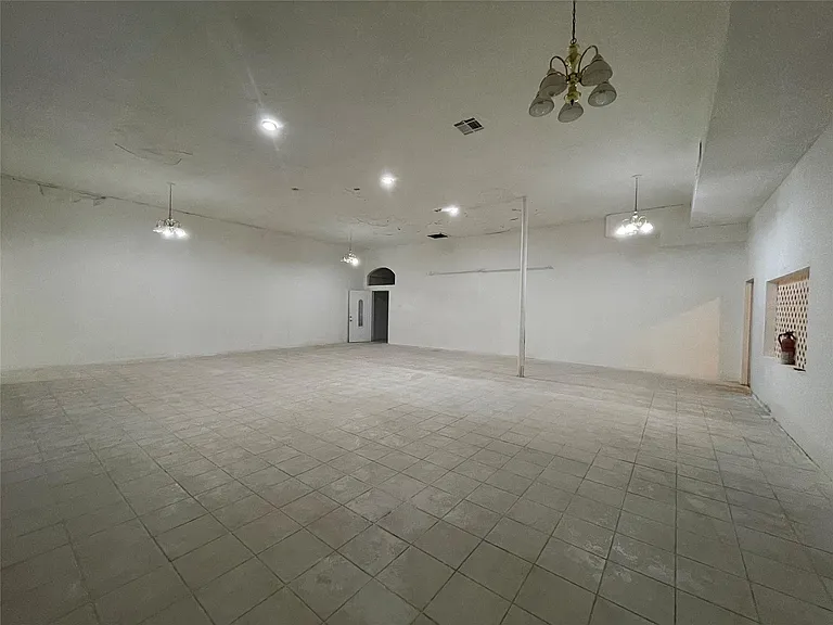 2900 Luell St — Photo 2