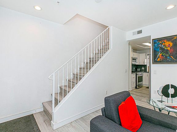2nd image of 6064 Hazelhurst Pl Unit 4