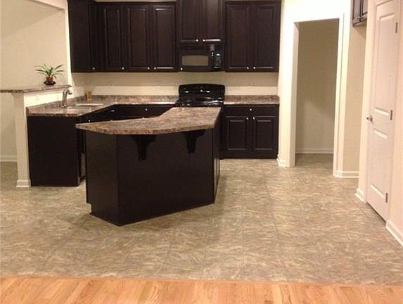 3rd image of 17 Skylark Ln