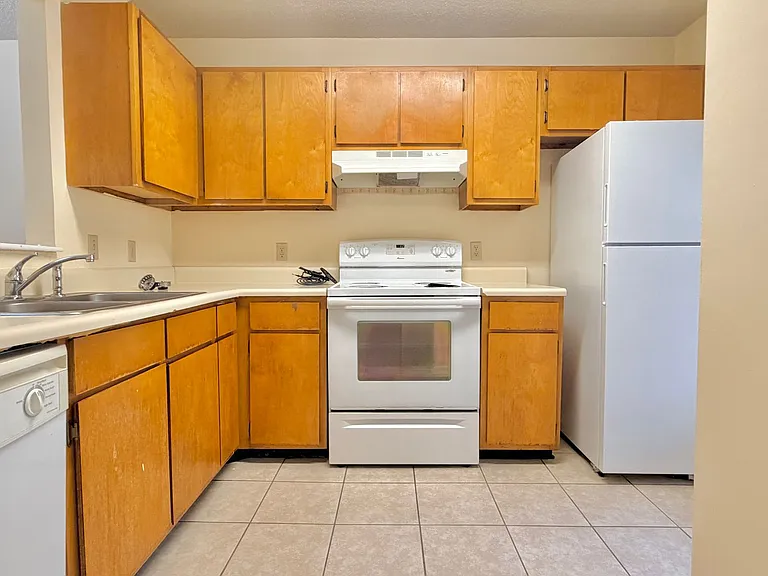 910 Brett Dr #117 — Photo 6