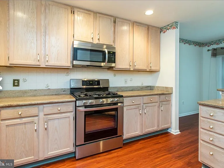 352 Glennbrook Way — Photo 9