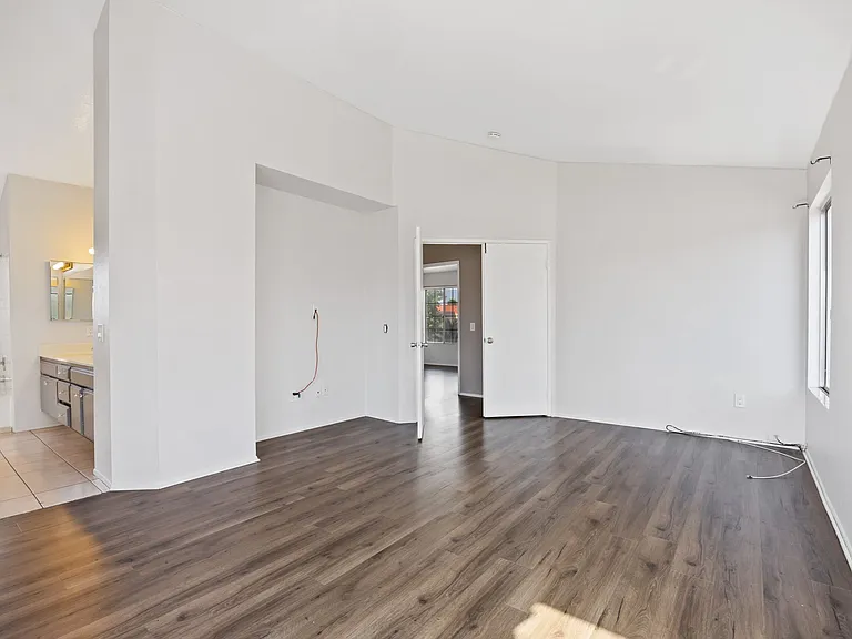 37509 42nd St E — Photo 7