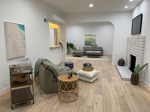 5th image of 12807 Chandler Blvd