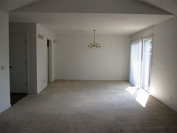 5th image of 4203 Country Ln