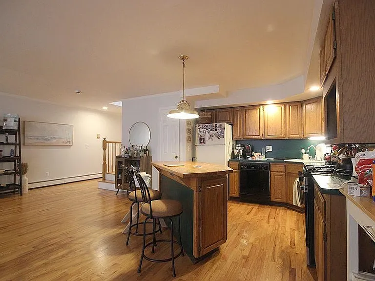 602 Monroe St #2 — Photo 4