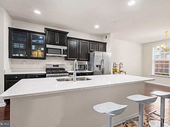 4th image of 9505 Smithview Pl