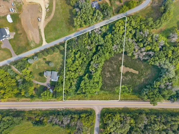 10 Yellowstone Trl, Hudson, WI 54016