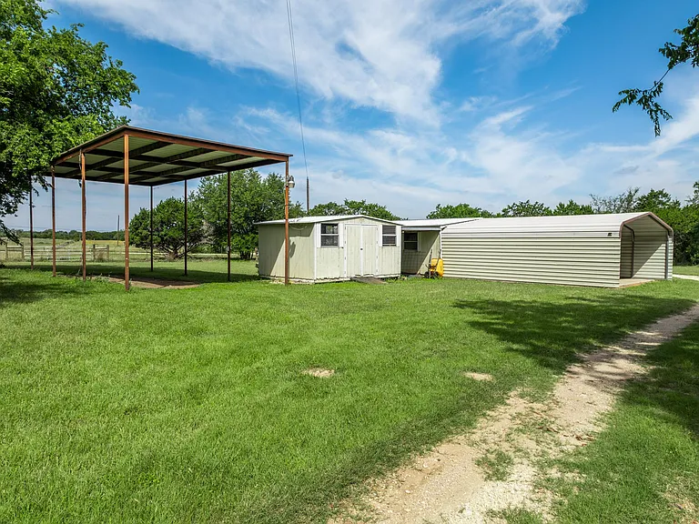 199 Apache Springs Rd — Photo 32