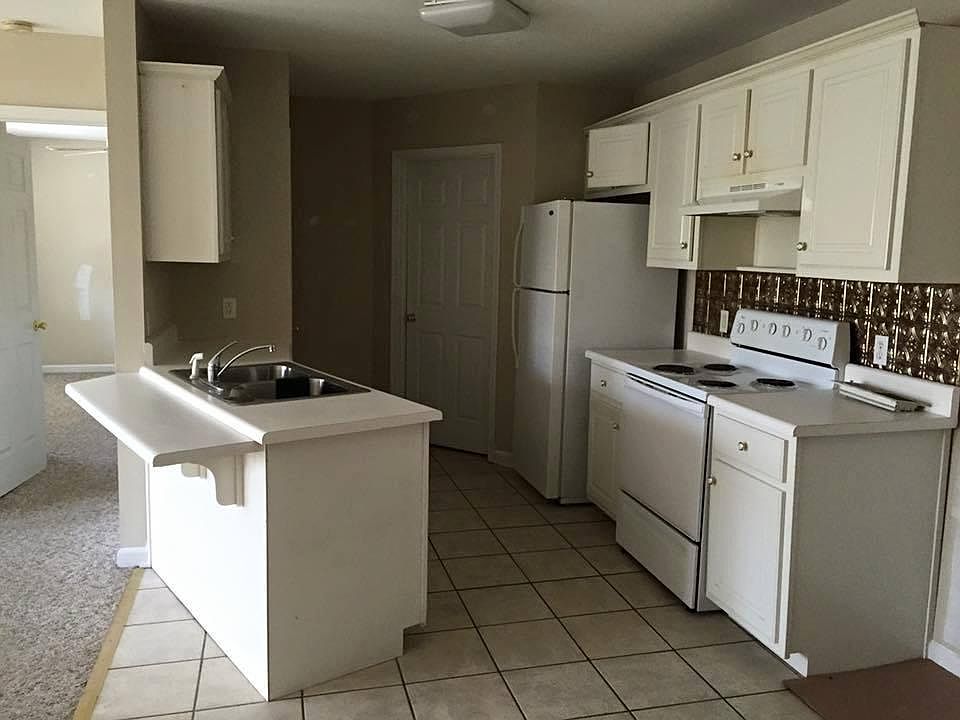 2nd image of 118 Waterford Dr