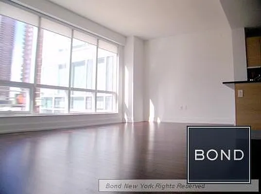 Sold by Bond New York | media 1