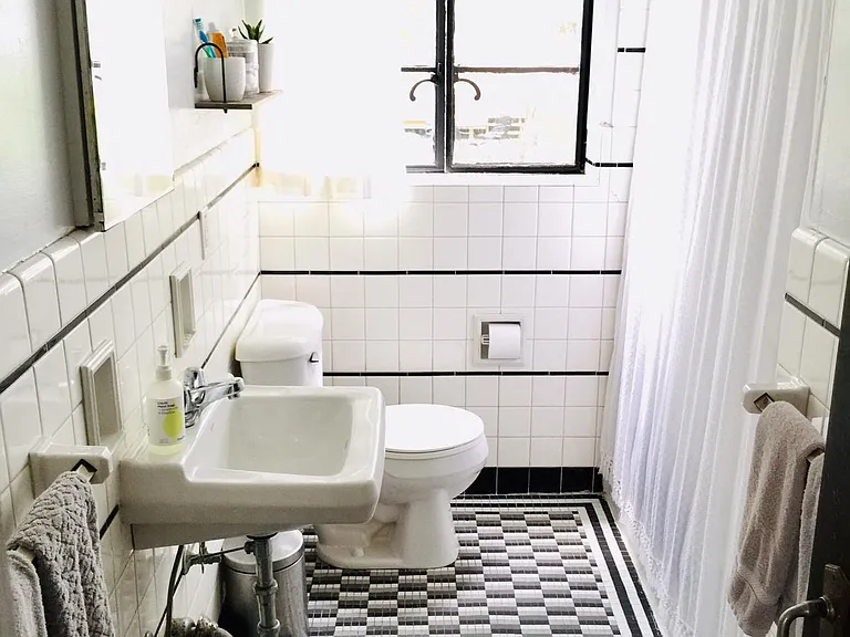 1614 Ferndale Pl #1 — Photo 7