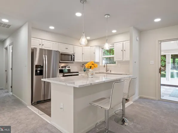 4711 Iverson Pl, Temple Hills, MD 20748