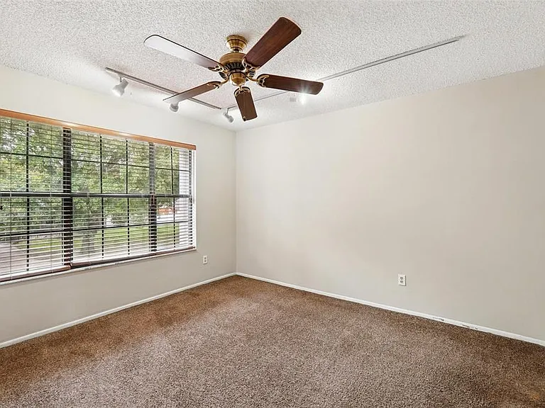 7925 Tumblestone Dr — Photo 29