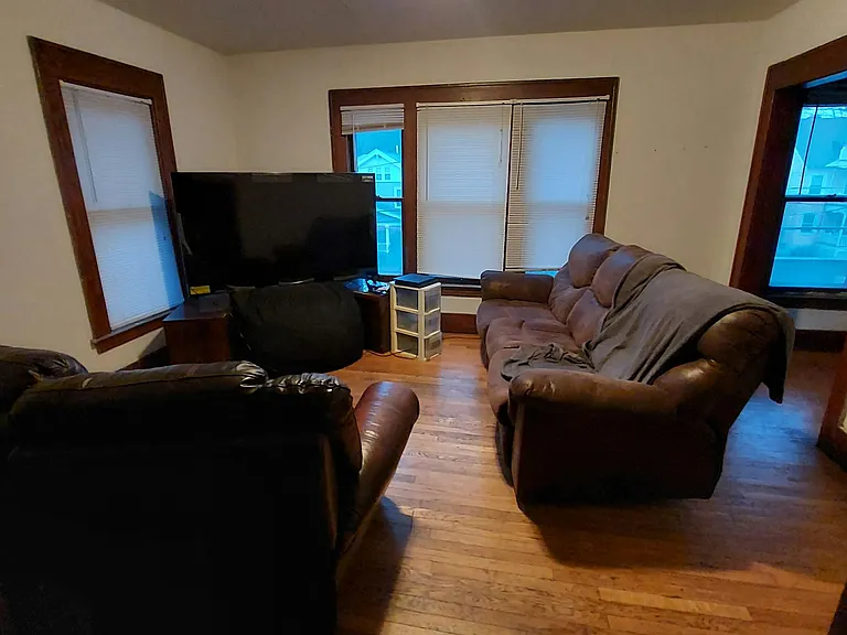 916 Ackerman Ave #5 — Photo 4