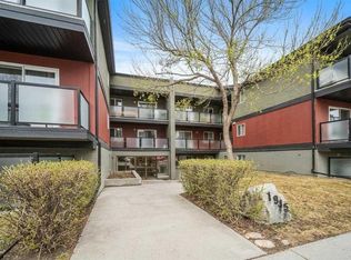 1915 S 26th St SW #303, Calgary, AB T3E 2A2