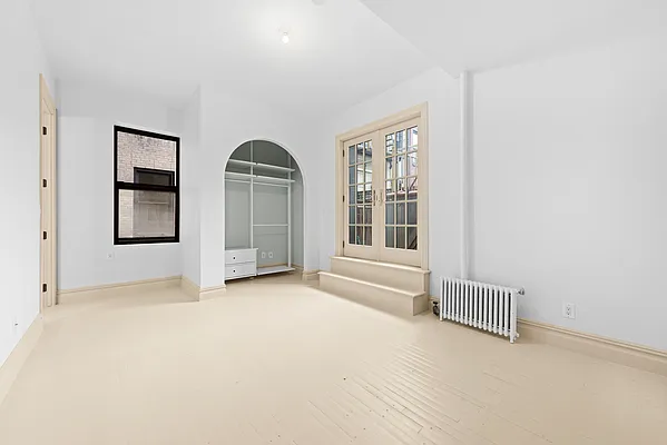 Rented by Douglas Elliman | media 21