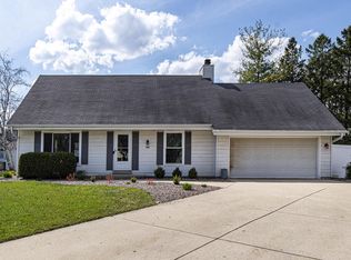 703 Mansfield Ct, Hartland, WI 53029