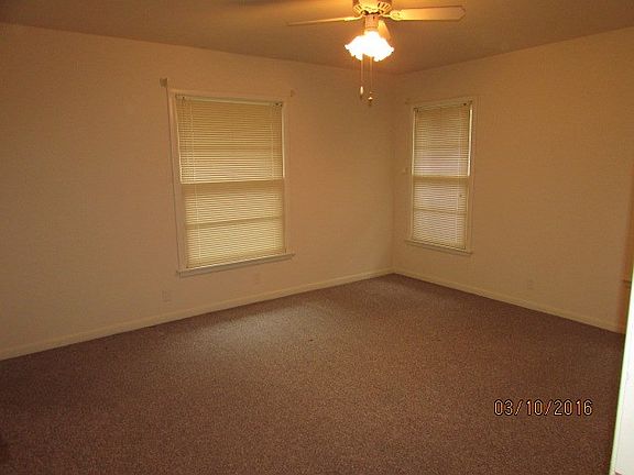 4th image of 4929 Glade St