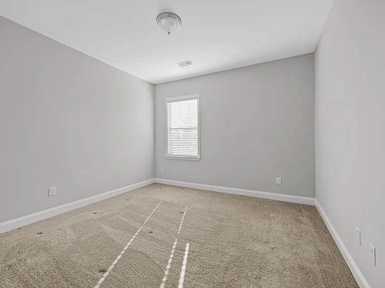4 Tatum Ln — Photo 28
