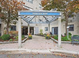 93 Westwood Rd #403, Guelph, ON N1H 7J7