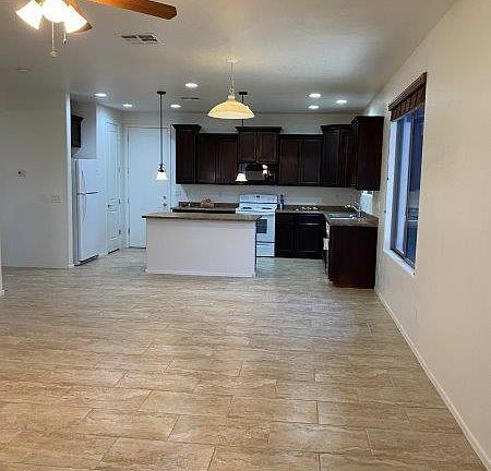 5th image of 4100 E Torrey Pines Ln