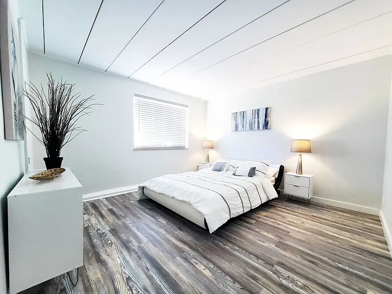 Shorewood Apartments — Photo 12