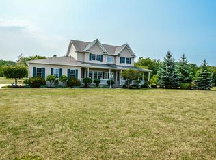 19070 Landing Ln, Columbia Station, OH 44028