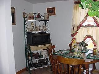 5th image of 221 E Hamilton St