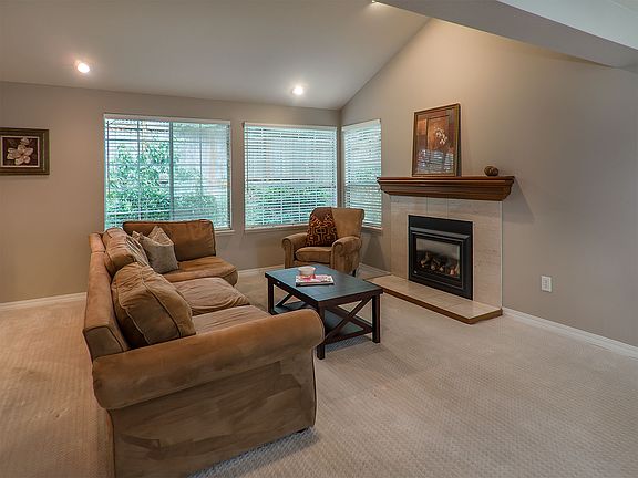 3rd image of 24336 SE 41st Ln