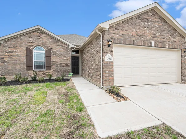 12983 Skyline Dr, Willis, TX 77318