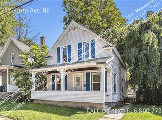 1262 Ford Ave NE, Grand Rapids, MI 49505