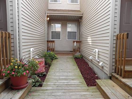 1st image of 4989 Oakhill Dr #1