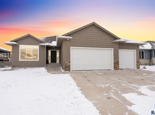 6341 S Badlands Ct, Sioux Falls, SD 57108