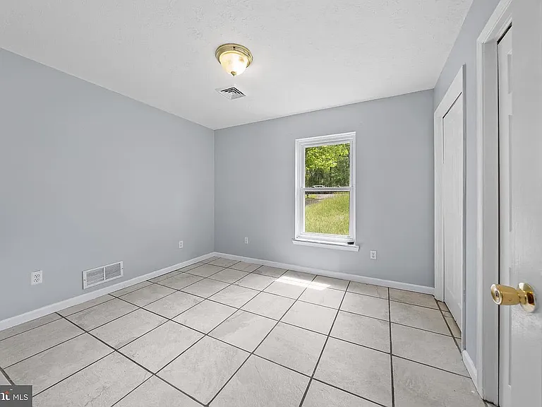 1019 Cricket Ln — Photo 37