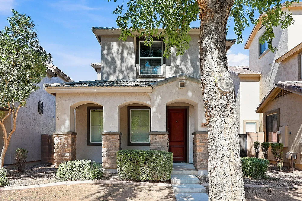 3 bed, 2.5 bath, 1486 sqft, $2,145 — Photo 1