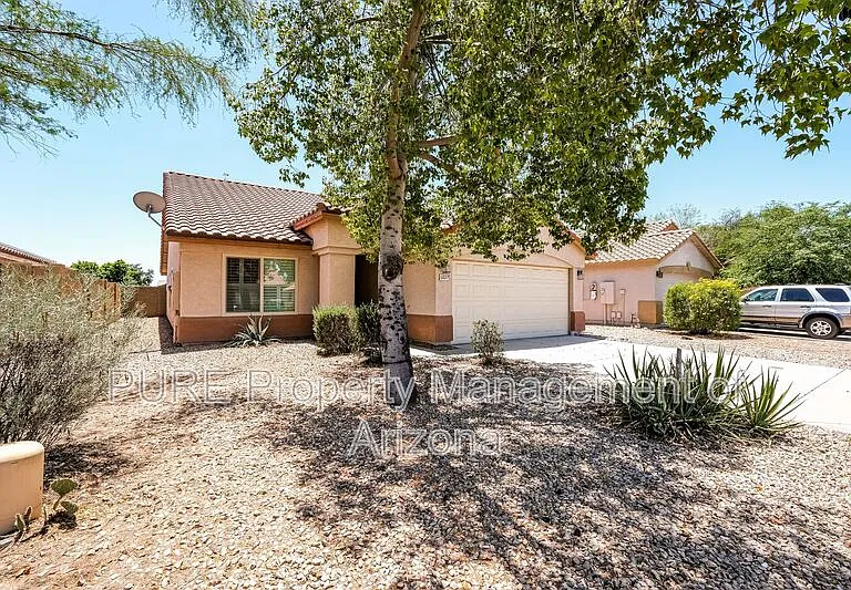 13857 W Ironwood St — Photo 2