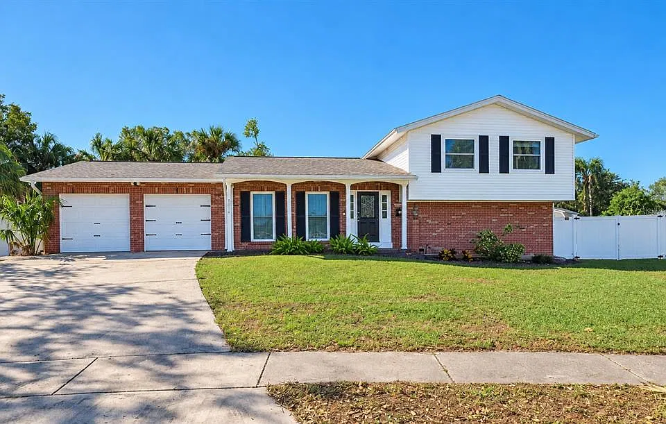 7002 Danewood Ct