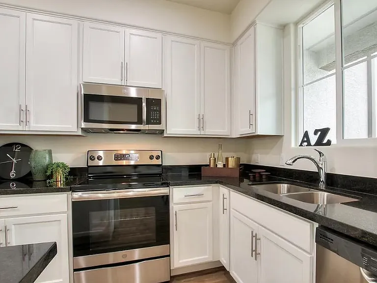 8th & Row Townhomes — Photo 12