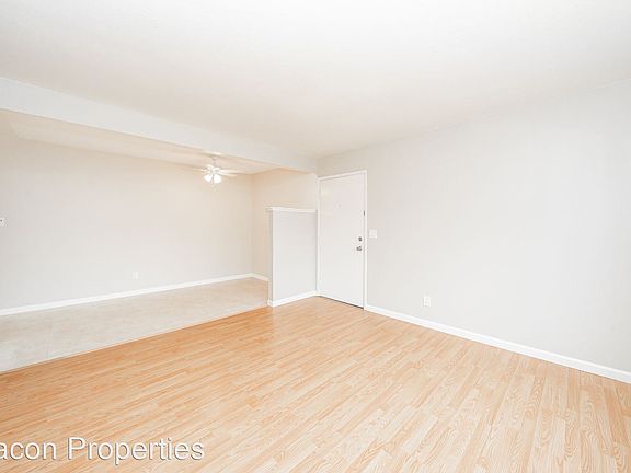 4th image of 1112 E 6th St #10971334