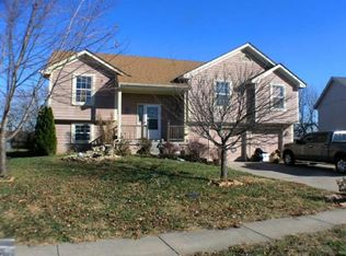 1600 Pelham Path Rd, Raymore, MO 64083