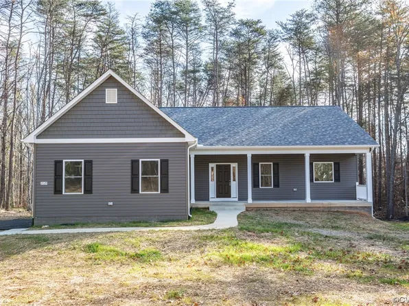 2029 Country Rd, Beaverdam, VA 23015