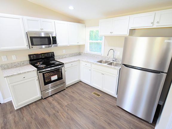 4th image of 405 Andrews Rd
